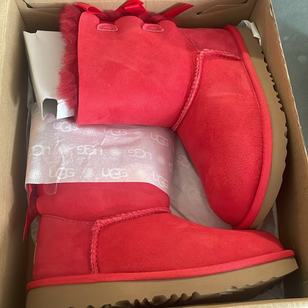 Kids red Bailey bow Uggs size 13